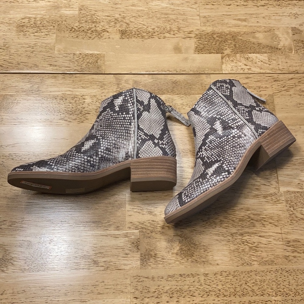 Dolce Vita Tavin snake print Stella bootie - Picture 9 of 11